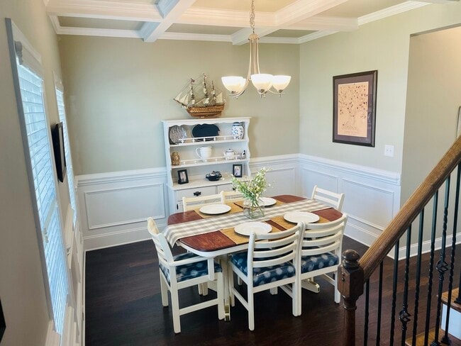 Photo - 321 Cornhill Rd