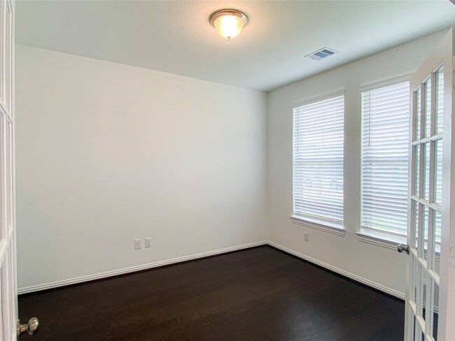 Photo - 31302 Whitfield Ct