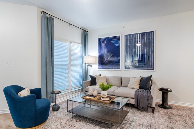 Building Photo - Legends at Legacy Rental