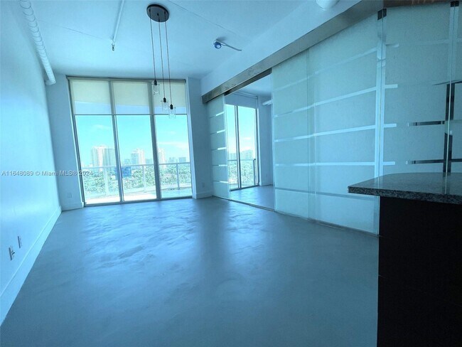 Photo - 3029 NE 188th St Unidad 907