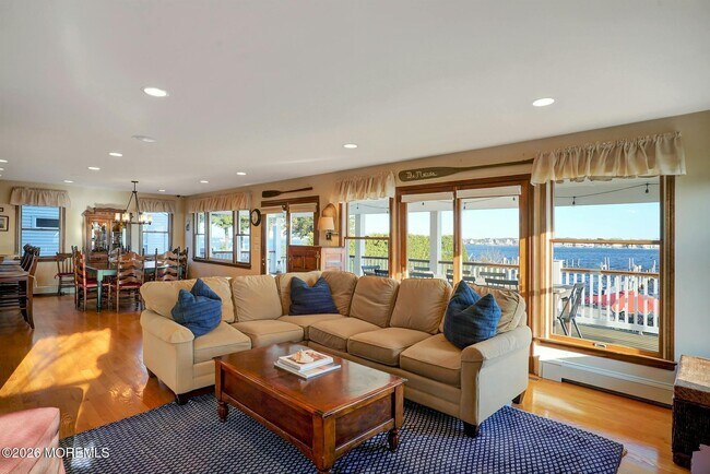 Photo - 599 Point Ave