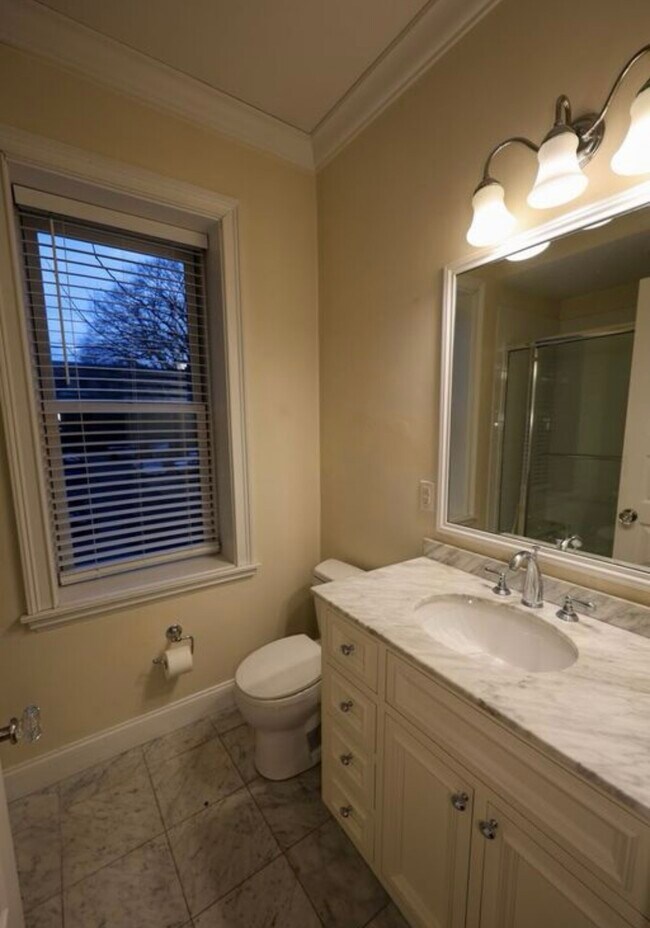 Photo - 1803 Beacon St Unit 3