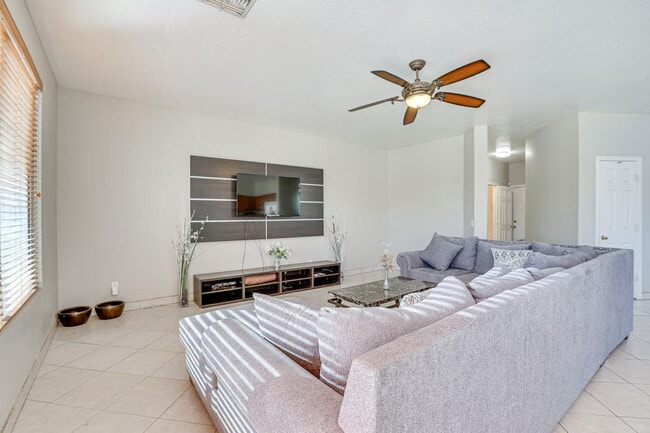 Photo - 2907 W Carson Rd Unidad ID1385604P