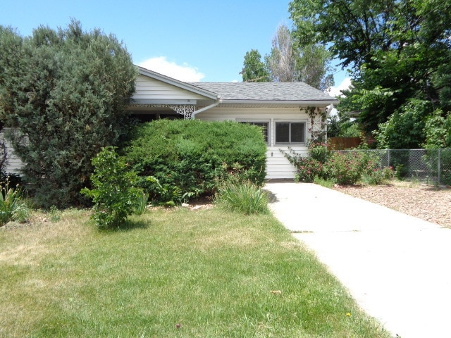 Building Photo - $1995 | 4BR/2BA | Spacious 3 bedroom For R... Rental