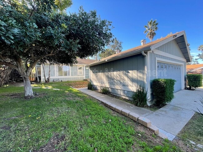 Photo - 851 Fulton Rd