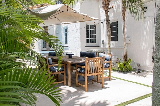 Photo - 1213 Alberca St