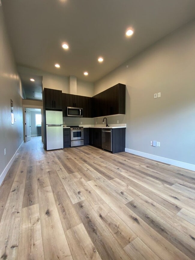 Photo - Stylish 1BD Condo with Modern Finishes Unit 202