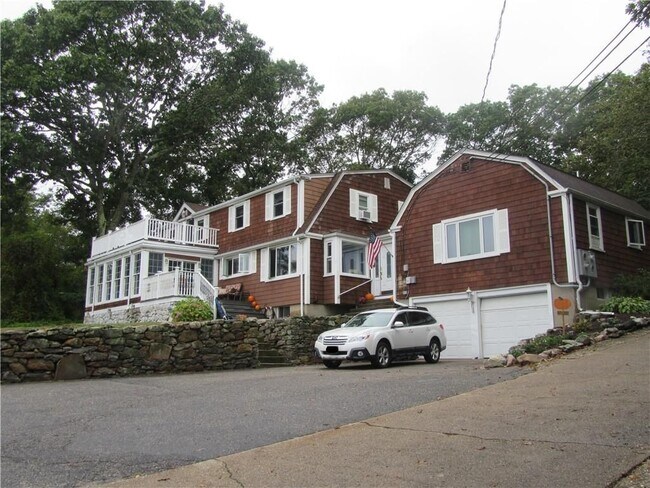 5443 Post Rd Unit 2