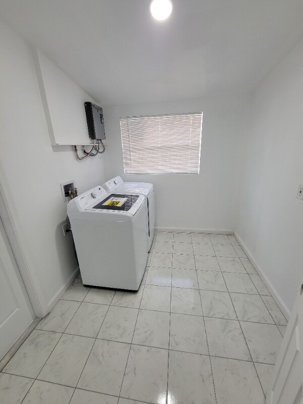 Photo - 111 Francis Dr NE