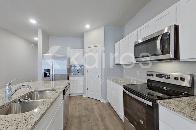 Photo - 130 Yardley Ct