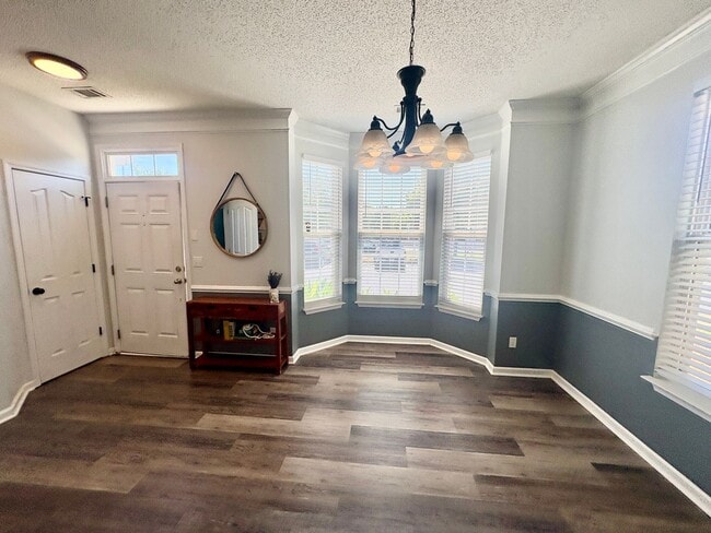 Photo - Modern & Spacious Townhome Beside Riverside High School!