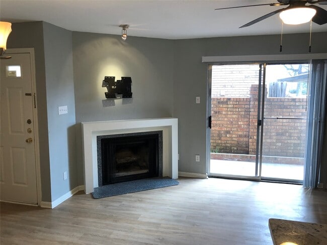 Photo - 10615 Briar Forest Dr Unidad 107