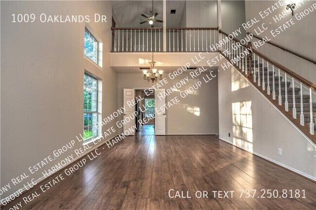 Photo - 1009 Oaklands Dr