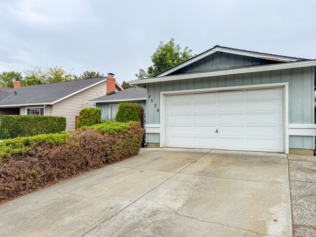Building Photo - Beautiful Home | Completely Remodeled