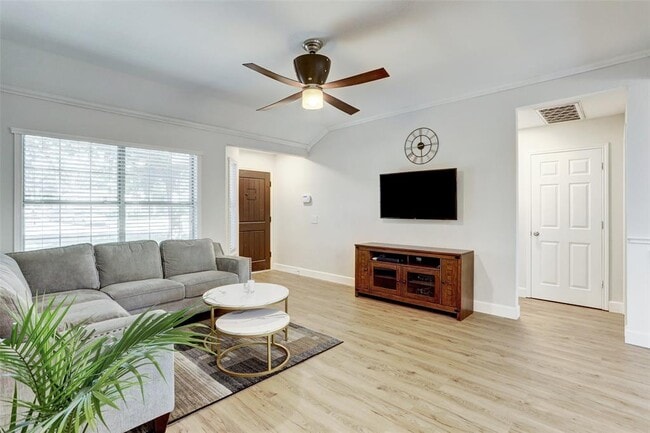 Photo - 4802 Walden Cir