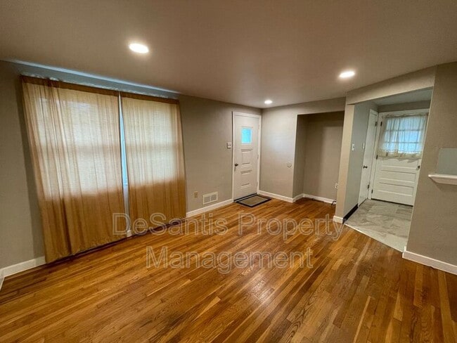 157 Merritt Ave