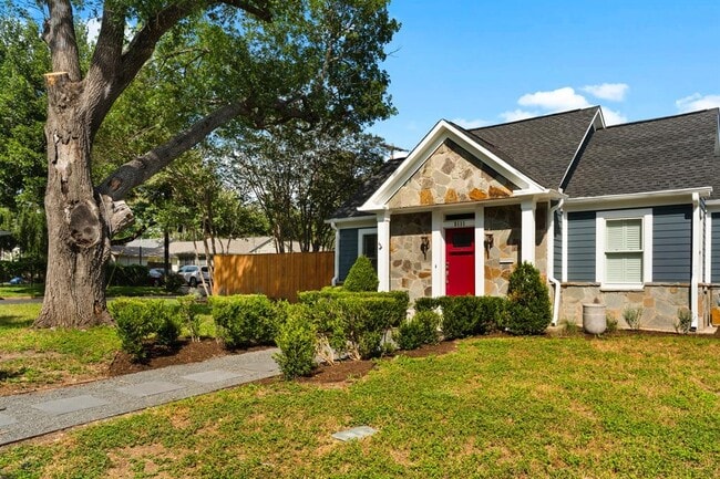 Photo - 3111 Glenview Ave