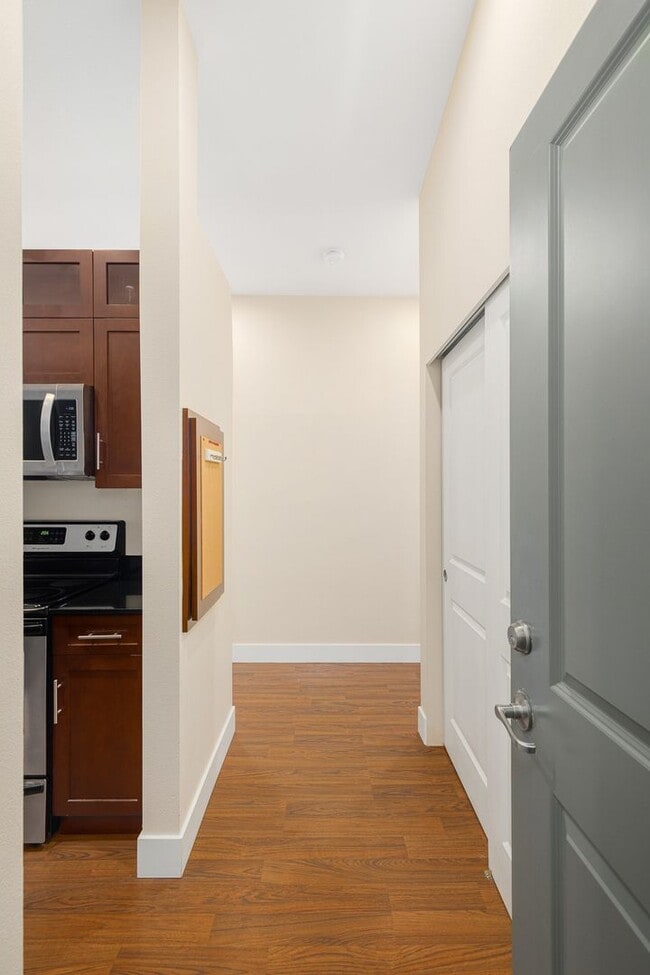 Photo - Welcoming Top Floor 1 Bedroom Condo - Gated Community with Parking