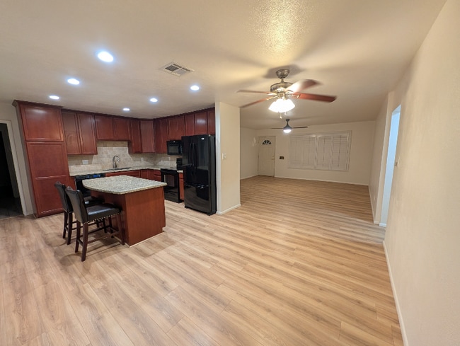 Photo - 7314 E Sheridan St