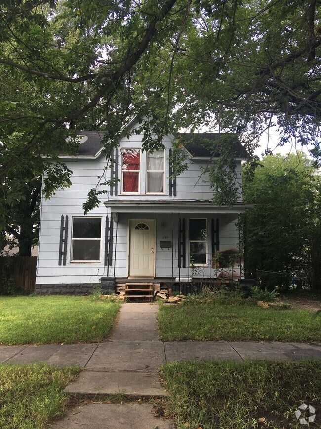 Building Photo - $795 - 2 bed 1 bath - Single Family Home