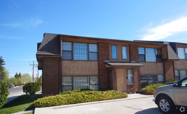 Building Photo - 1705 Fetterman Dr Unit 3 Rental