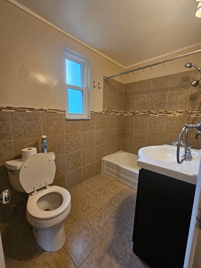 Photo - 4111 Stanley St