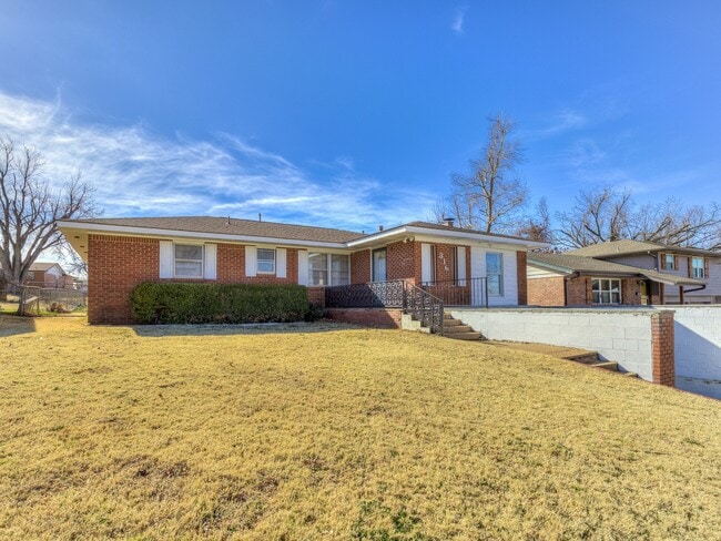 Building Photo - 316 W Bass Ave