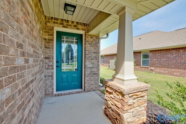 5010 Montauk Trail SE