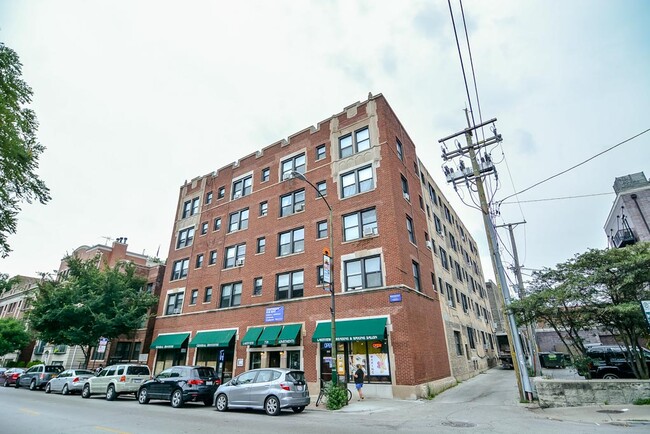 Building Photo - 744 W Belmont Ave Rental