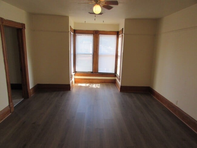 Photo - 828-830 E. Johnson Street