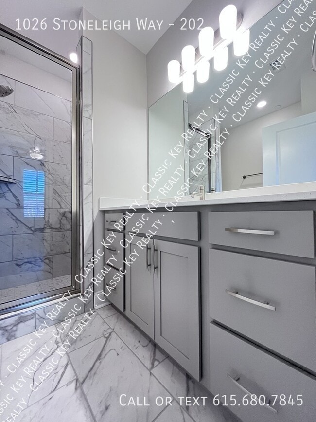 Photo - 1026 Stoneleigh Ln Unit 202