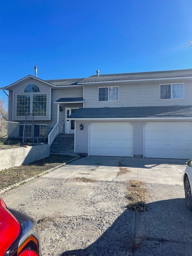 Building Photo - Nice 4 bed, 2 bath Spring Creek Home