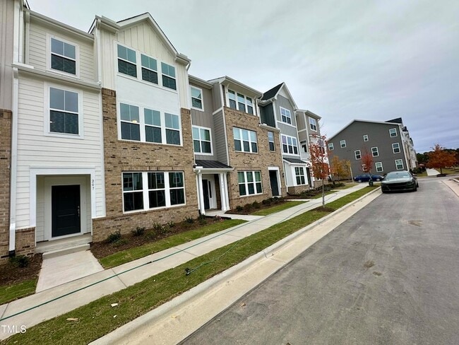 Photo - 209 Hickory Plns Rd