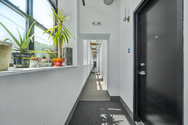 Photo - 475 S Jefferson St