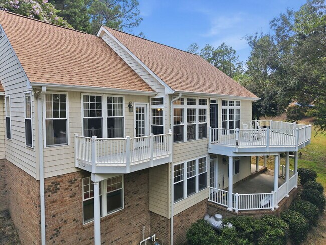 108 Clay Cir