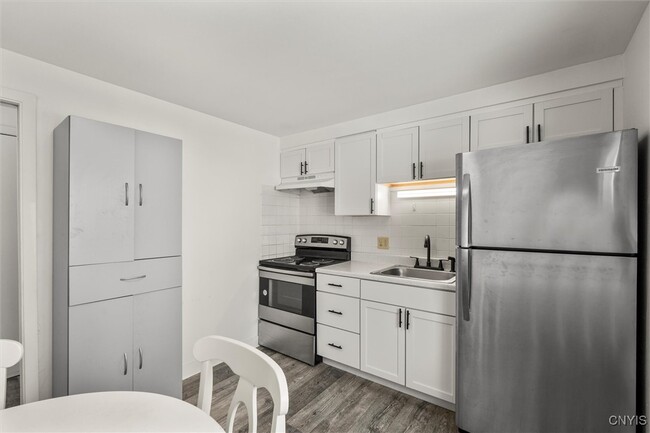 Photo - 202 Ostrom Ave Apartamento