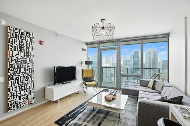 Photo - 337 E Wacker Dr