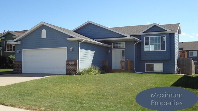 Photo - SPACIOUS FOUR BEDROOM HOUSE, WITH LOTS OF AMENITITES AND A GREAT LOCATION!!! Unit 5513 W Oakcrest Drive