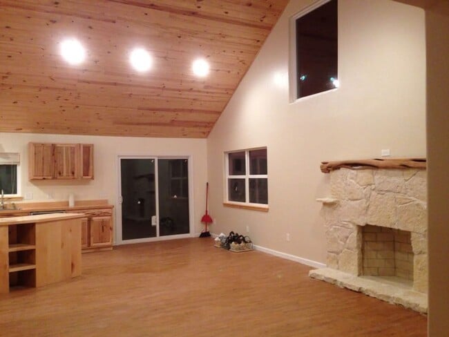 Photo - 2/2 w/ Loft - Electric Included!