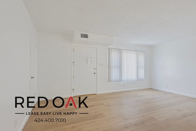 Photo - 8619 Belford Ave Unidad 8