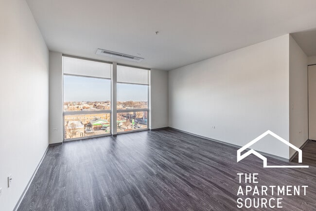 Photo - 2340 N California Ave Unit 613