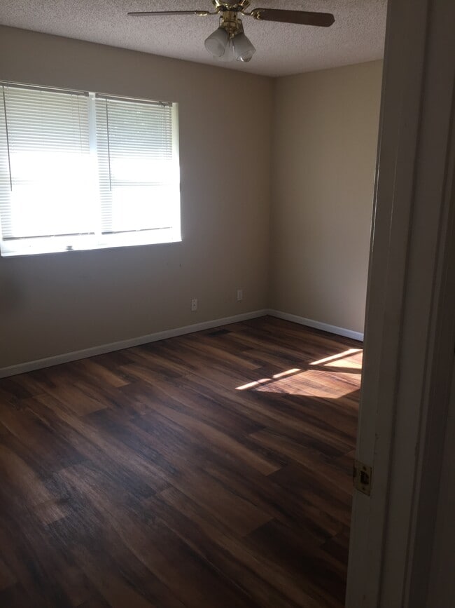 Photo - 2315 Roma Ln