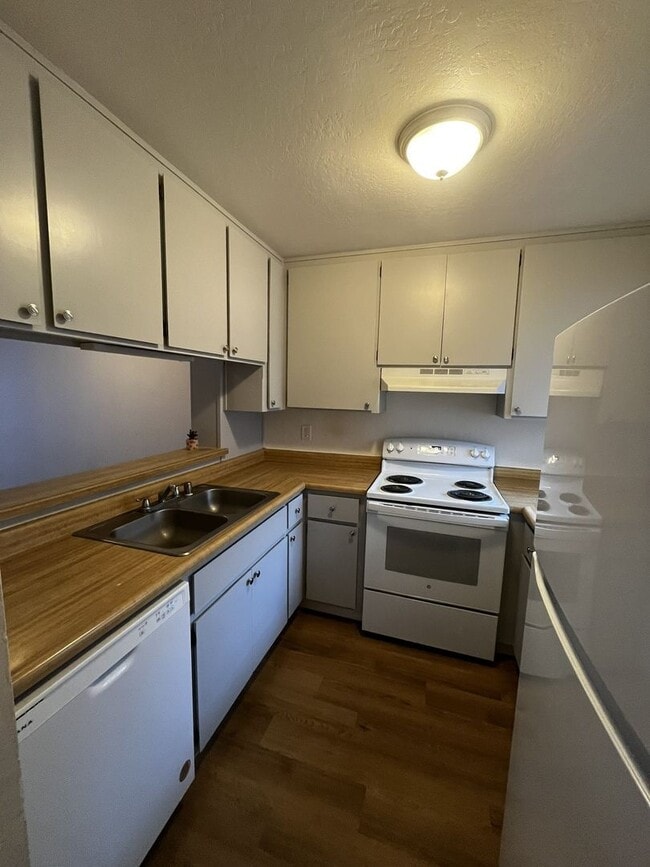 Photo - 3422 Imperial Wy Unit A