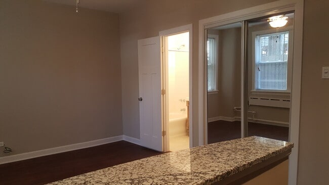 Photo - 432 W Belmont Ave Unit 102