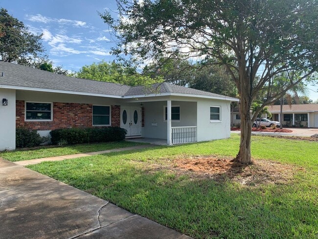 Photo - 3 Bedroom 2 Bath Spacious Home in Holiday Park