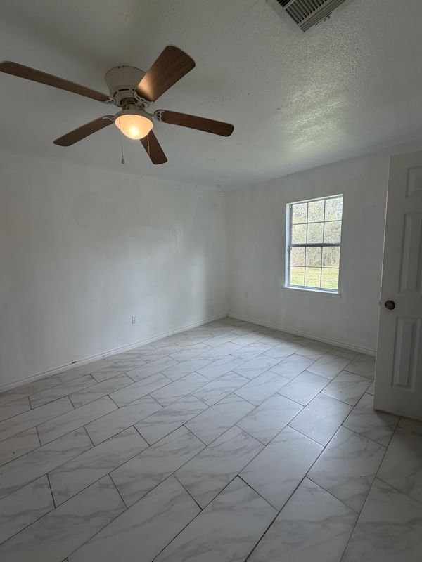 Photo - 9210 Tacquard Dr