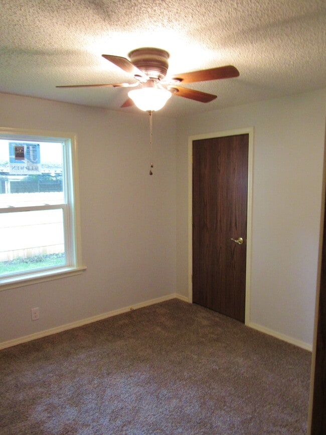 Photo - 406 W Maple St