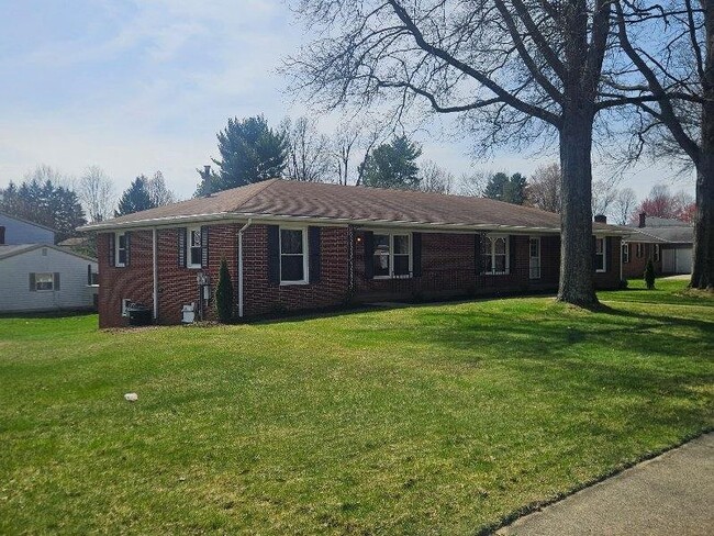 Photo - 1245 Cedarbrook Ct Unit 1245