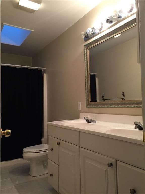 Photo - 685 Garibaldi St SW
