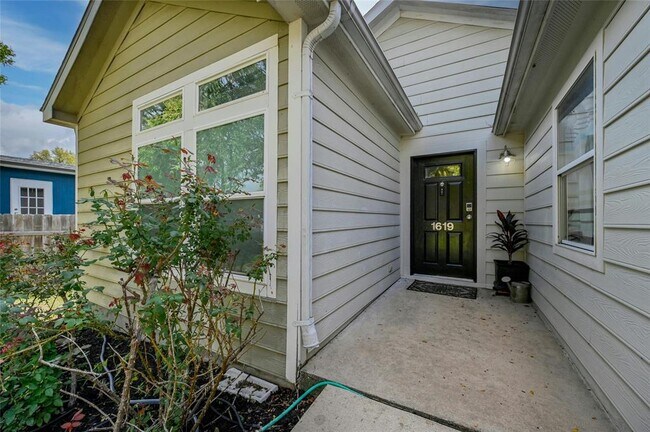 Photo - 1619 J J Seabrook Dr